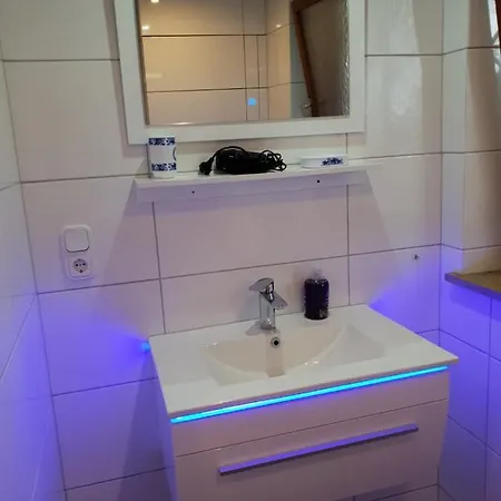 Mainzimmer Business - Monteurwohnung Mit Burgblick *
