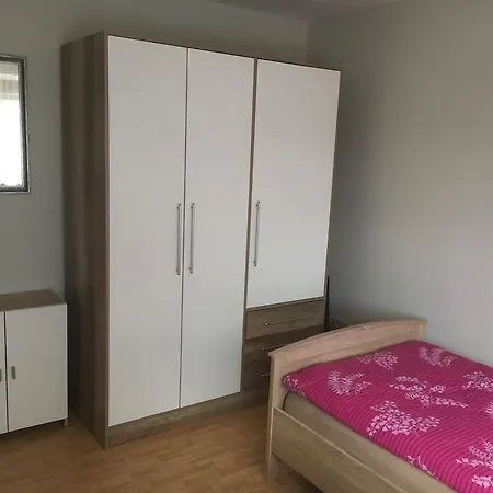 Apartment Mainzimmer Business - Monteurwohnung Mit Burgblick